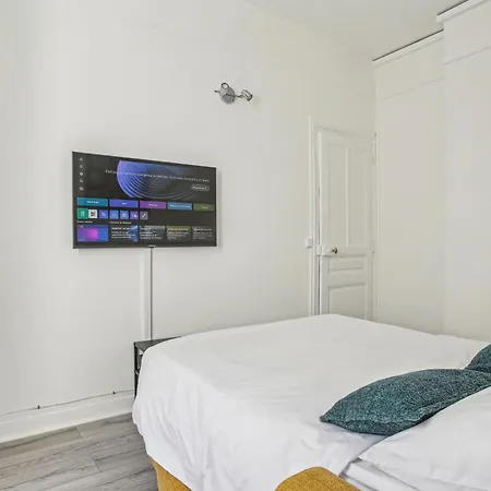 Chic And Comfortable * Paryż