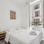 Apartment Chic And Comfortable