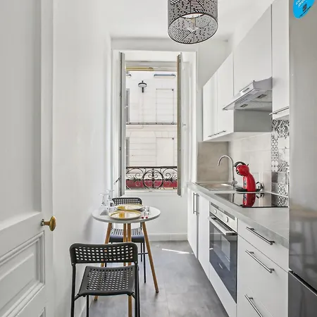 Chic And Comfortable Apartment Paris