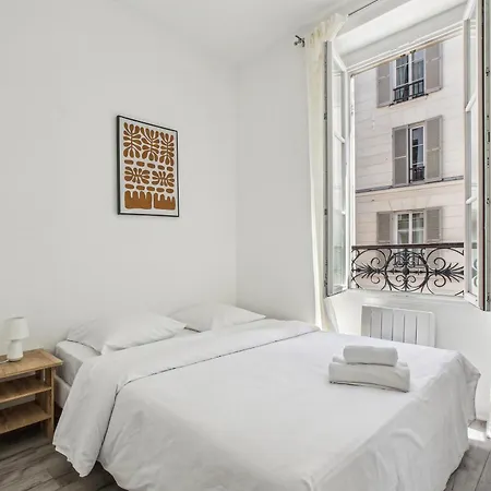 Apartment Chic And Comfortable