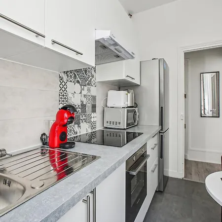 Chic And Comfortable * Paris